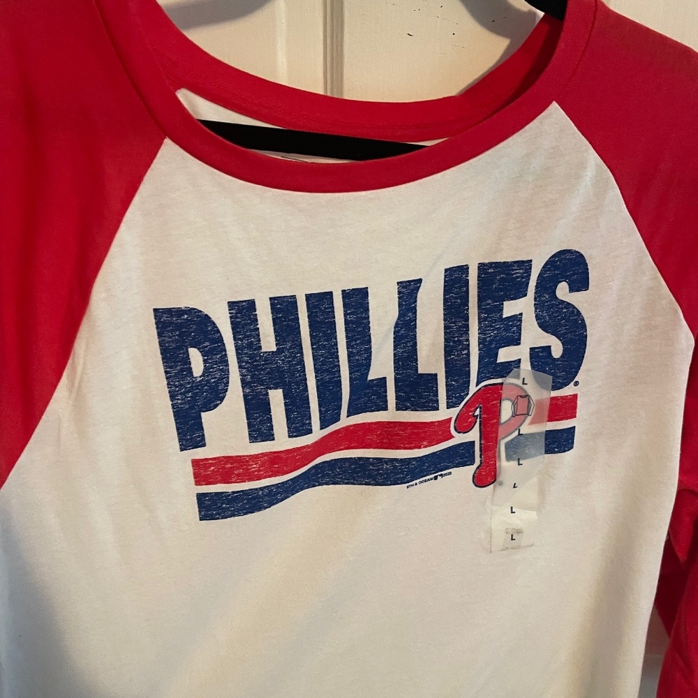 *NEW* Philadelphia Phillies Shirt